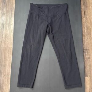 Lululemon leggins capri size 6